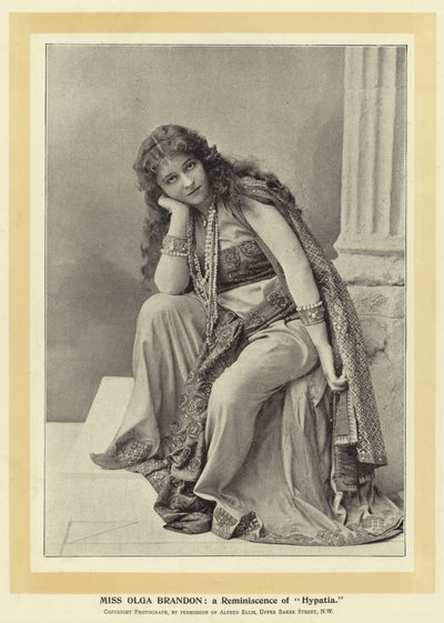 Miss Olga Brandon: eine Erinnerung an Hypatia von English Photographer