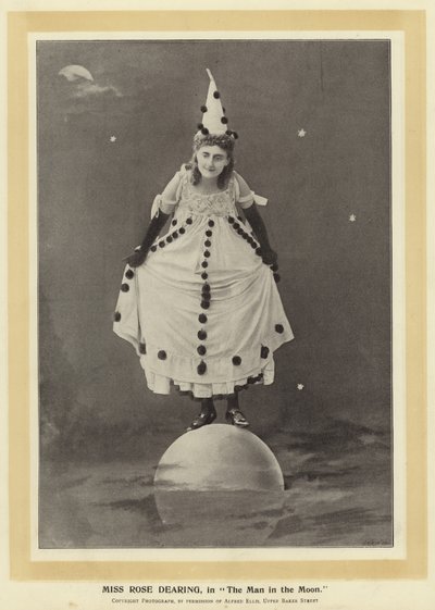 Miss Rose Dearing in Der Mann im Mond von English Photographer