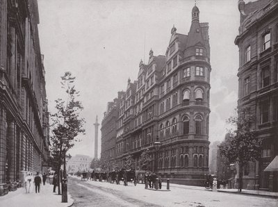 Northumberland Avenue, mit dem Constitutional Club von English Photographer