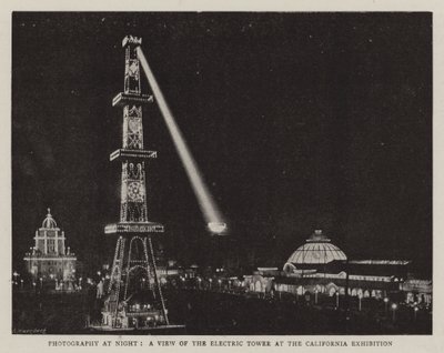 Fotografie bei Nacht, ein Blick auf den Elektrischen Turm bei der Kalifornien-Ausstellung von English Photographer