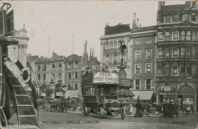 Piccadilly Circus, London von English Photographer