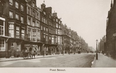 Pont Street, London von English Photographer