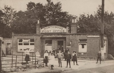 Postamt, Northwood, London von English Photographer