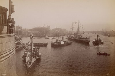 Postkarte mit Blick auf die Themse von English Photographer
