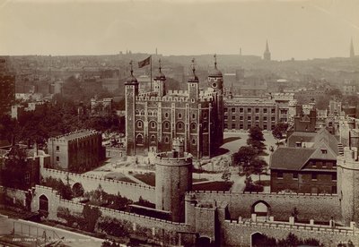 Postkarte mit einem Bild des Tower of London von English Photographer