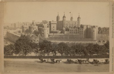 Postkarte mit einem Bild des Tower of London von English Photographer
