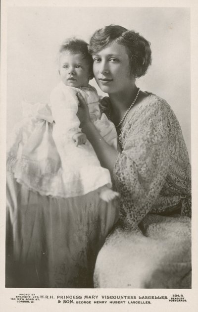 Prinzessin Mary, Viscountess Lascelles, mit ihrem ältesten Sohn George von English Photographer