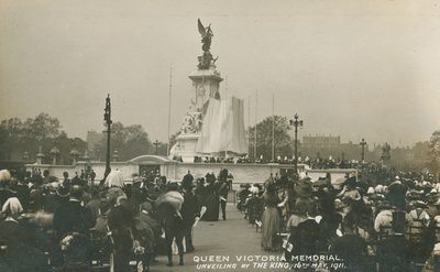 Queen Victoria Memorial, Enthüllung durch den König, 16. Mai 1911 von English Photographer