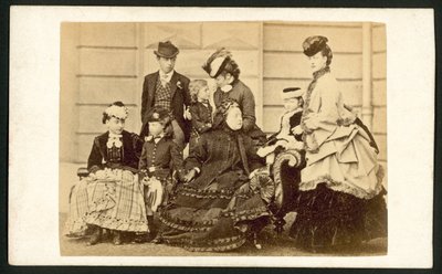 Königin Victoria und Mitglieder ihrer Familie von English Photographer