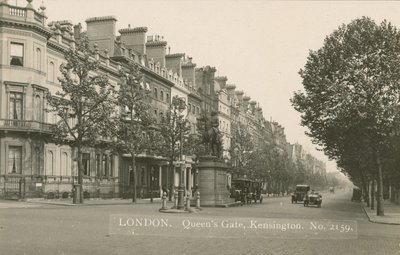 Queens Gate, Kensington, London von English Photographer