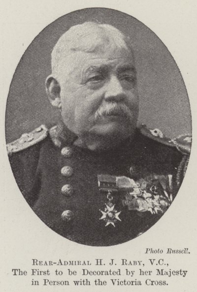 Konteradmiral H. J. Raby, VC, der Erste, der von Ihrer Majestät persönlich mit dem Victoria-Kreuz ausgezeichnet wurde von English Photographer