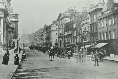 Saint Jamess Street, Westminster LB: Blick nach Norden von Pall Mall, 1895 von English Photographer