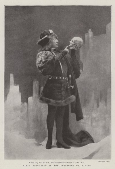 Sarah Bernhardt in der Rolle des Hamlet von English Photographer