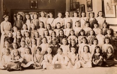 Schulkinder, Norfolk, frühes 20. Jahrhundert von English Photographer