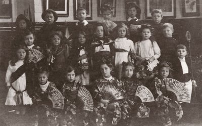 Schulkinder, Norfolk, frühes 20. Jahrhundert von English Photographer