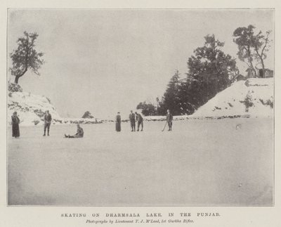Schlittschuhlaufen auf dem Dharmsala-See im Punjab von English Photographer