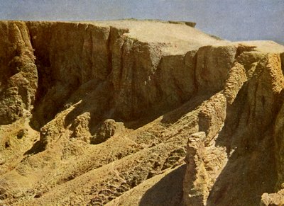 Südhang eines königlichen Gräberfeldes, Ägypten von English Photographer