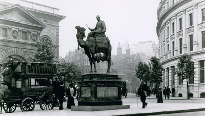 St Martins Place, London von English Photographer