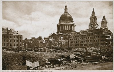 St Pauls Kathedrale, London, von Paternoster Row von English Photographer