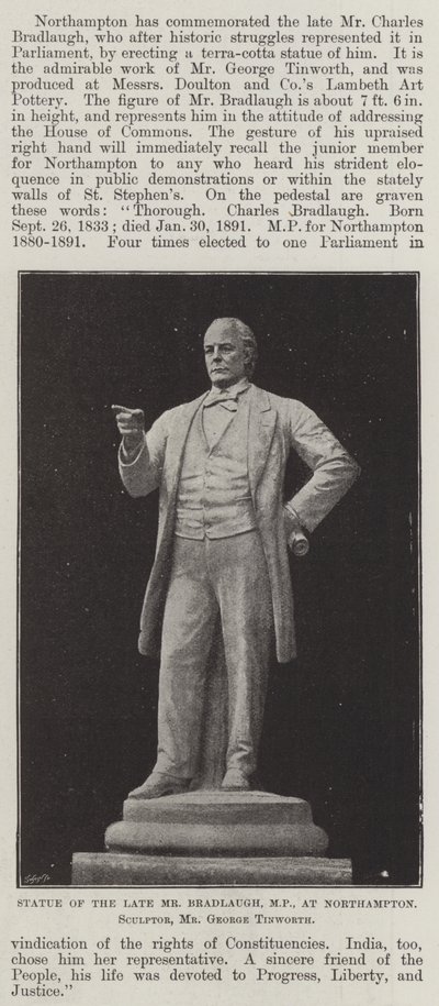 Statue des verstorbenen Mr. Bradlaugh, MP, in Northampton, Bildhauer: Mr. George Tinworth von English Photographer