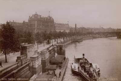 Themse-Ufer vom Hungerford Bridge von English Photographer