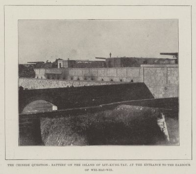 Die chinesische Frage, Batterie auf der Insel Liu-Kung-Tau am Eingang zum Hafen von Wei-Hai-Wei von English Photographer