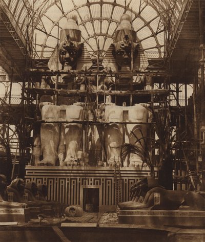 Die Kolosse von Abu Simbel im Malprozess von English Photographer