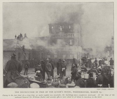 Die Zerstörung des Queens Hotel in Farnborough durch Feuer, 14. März von English Photographer