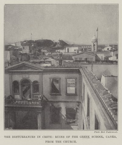Die Unruhen auf Kreta, Ruinen der griechischen Schule, Canea, von der Kirche aus von English Photographer