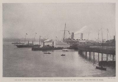 Die Reise des Herzogs von Cornwall, die Ophir verlässt Portsmouth, gefolgt von der Alberta mit dem König an Bord von English Photographer