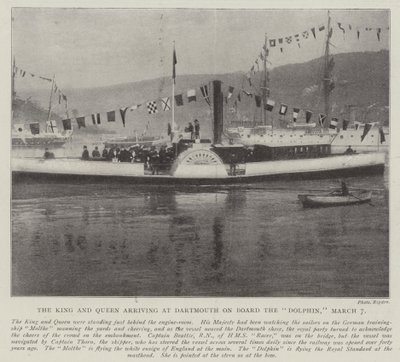 Der König und die Königin kommen am 7. März an Bord der Dolphin in Dartmouth an von English Photographer