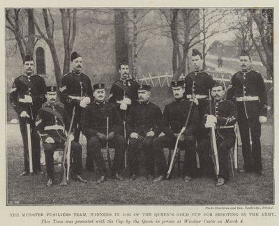 Das Munster Fusiliers Team, Gewinner der Queens Gold Cup für Schießen in der Armee 1895 von English Photographer