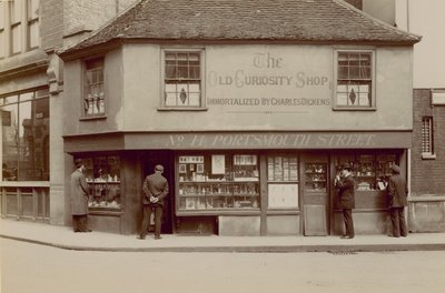 The Old Curiosity Shop, 14 Portsmouth Street, Lincolns Inn Fields, London von English Photographer