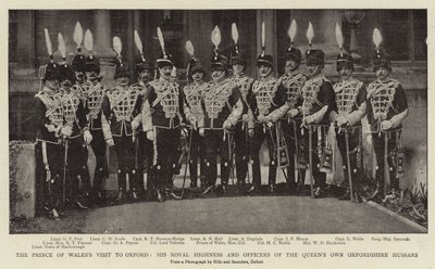 Der Besuch des Prinzen von Wales in Oxford, seine königliche Hoheit und Offiziere der Queens Own Oxfordshire Hussars von English Photographer