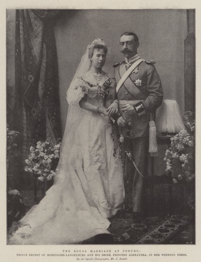 Die königliche Hochzeit in Coburg, Prinz Ernst von Hohenlohe-Langenburg und seine Braut, Prinzessin Alexandra, in ihrem Hochzeitskleid von English Photographer