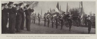 Der königliche Besuch im Westen Englands, die Ankunft des Königs auf dem Gelände des Britannia Royal Naval College, 7. März von English Photographer