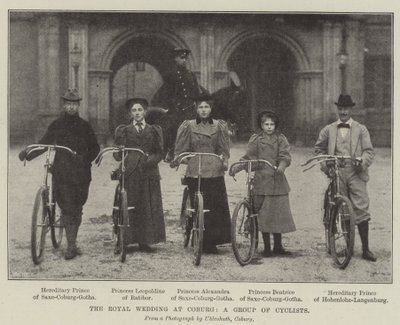 Die königliche Hochzeit in Coburg, eine Gruppe von Radfahrern von English Photographer
