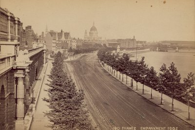 Themse-Ufer, London von English Photographer