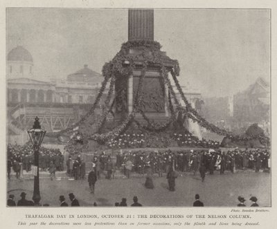 Trafalgar-Tag in London, 21. Oktober, die Dekorationen der Nelson-Säule von English Photographer