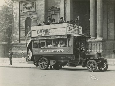 Union Jack Omnibus von English Photographer