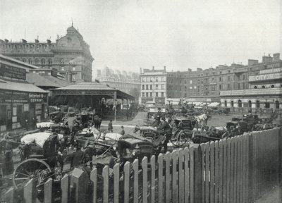 Victoria Station, Gesamtansicht des Bahnhofsplatzes von English Photographer