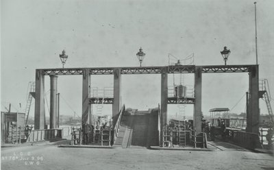 Ansicht der Woolwich Ferry, 1896 von English Photographer