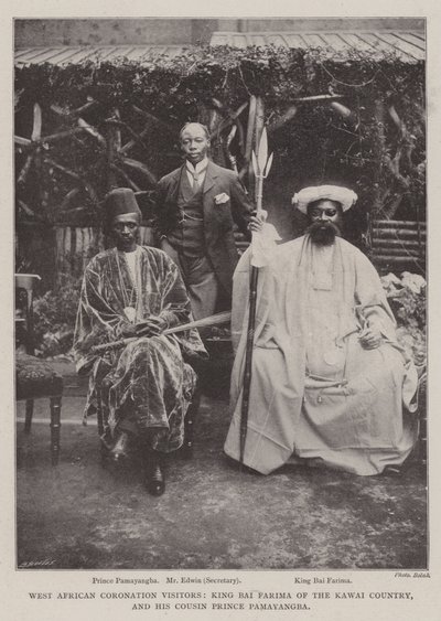 Westafrikanische Krönungsbesucher, König Bai Farima des Kawai-Landes und sein Cousin Prinz Pamayangba von English Photographer