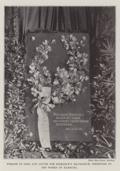 Kranz in Gold und Silber für Bismarcks Mausoleum, präsentiert von den Frauen Hamburgs von English Photographer