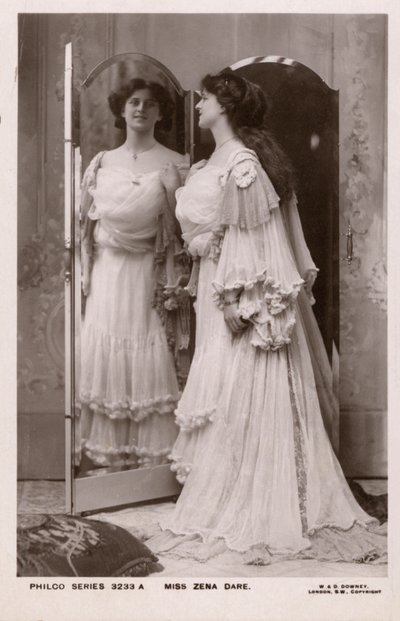 Zena Dare, englische Sängerin und Schauspielerin von English Photographer