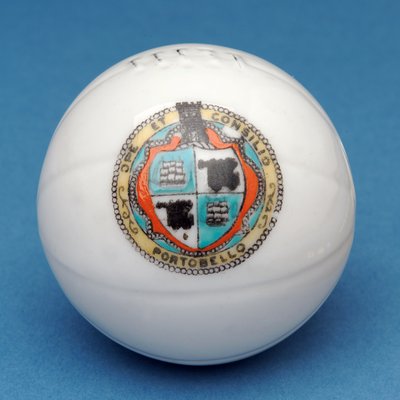 Wappen-Souvenir Miniaturfußball mit dekorativem Transfer des Portobello-Schildes (Keramik) von English School