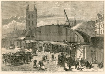 Charing Cross Eisenbahnarbeiten: riesiger Eisenträger an der London Bridge Eisenbahnstation von English School