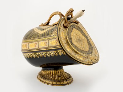 Kohlenkasten von Henry Loveridge & Co., ca. 1880-1927 von English School