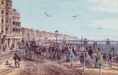 Allgemeine Ansicht der Menschen auf der Promenade in Brighton von English School