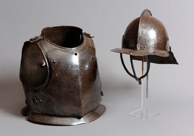 Helm, Brustpanzer und Rückenplatte von English School